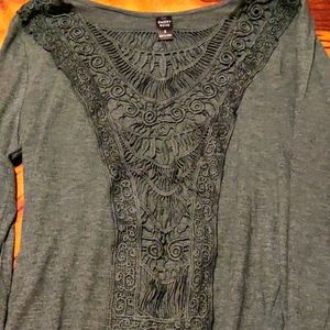 Contrast hem tee
